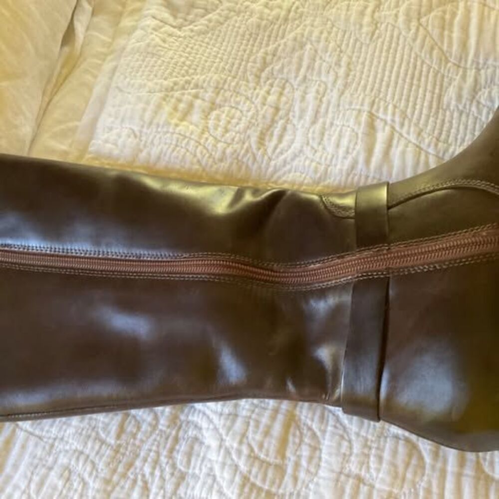 Classic Women's Tall Brown Leather Heeled Boots - Picture 3 of 4